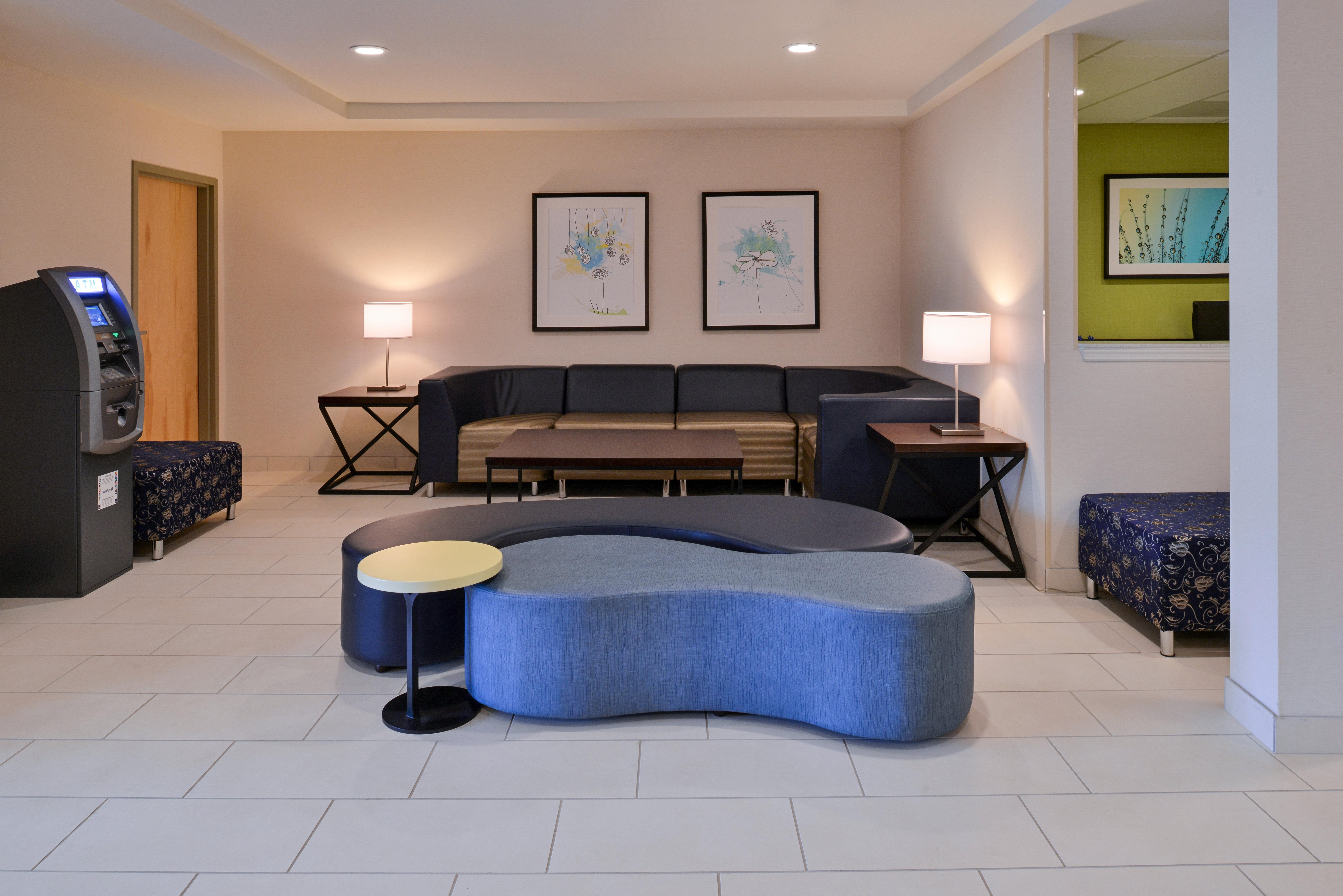 Express And West Ocean By Ihg 2*