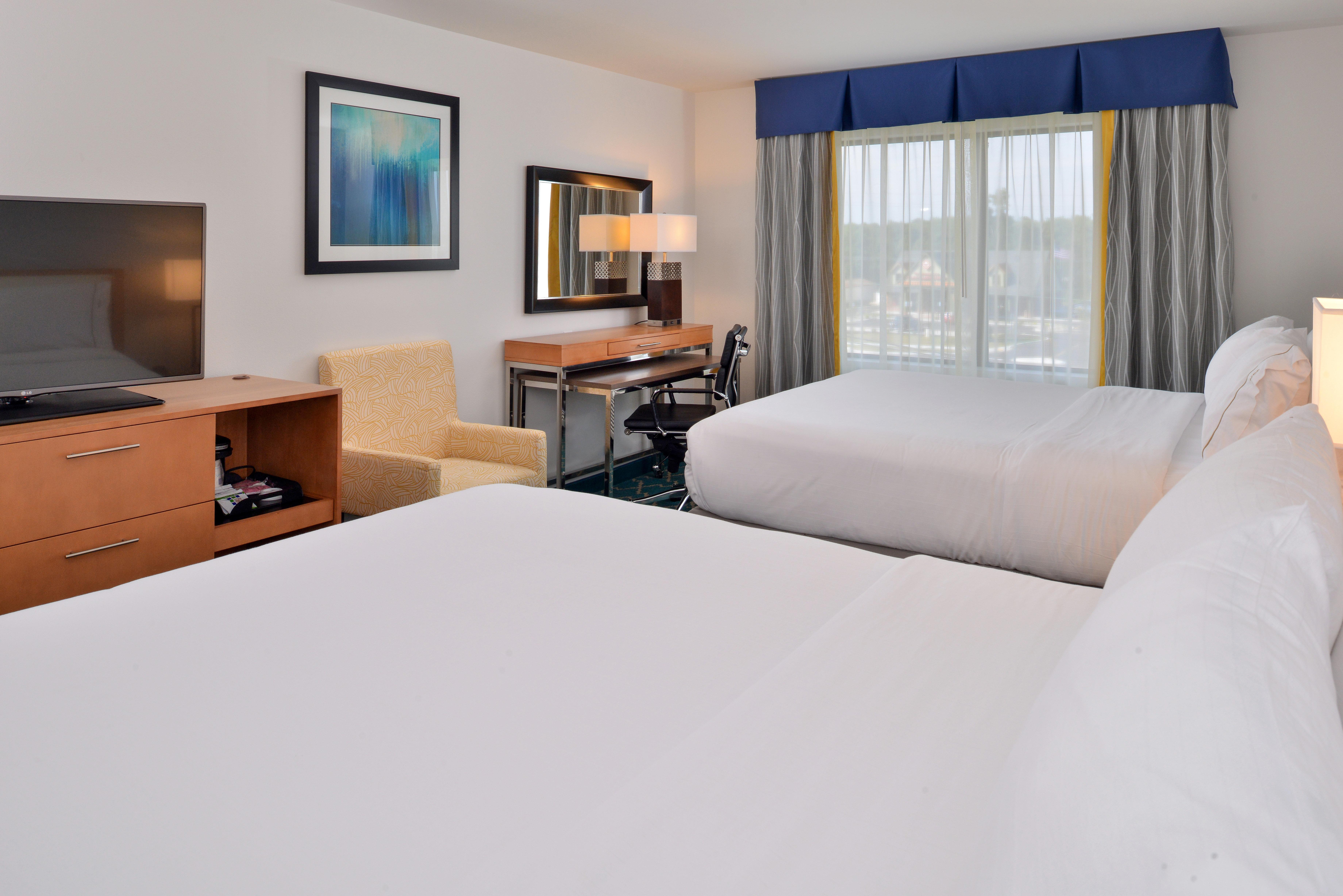 Express And West Ocean By Ihg Hotel